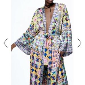 Zara nwt xs kimono robe limited edition